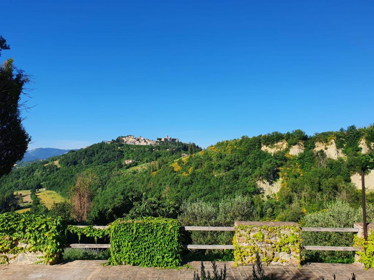 Bed and Breakfast Borgo Cardaneto Montone  Exterior foto